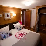 Hotel Les Monts Charvin