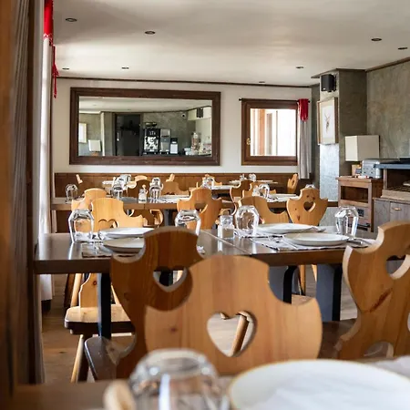 Szálloda Les Monts Charvin