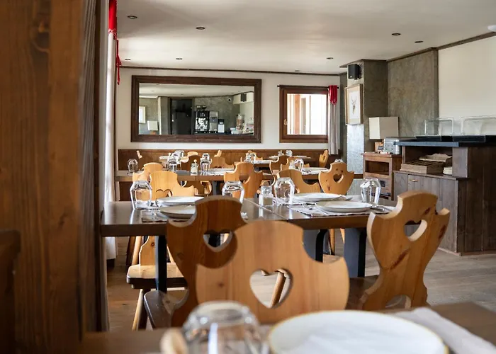 Hotel Les Monts Charvin